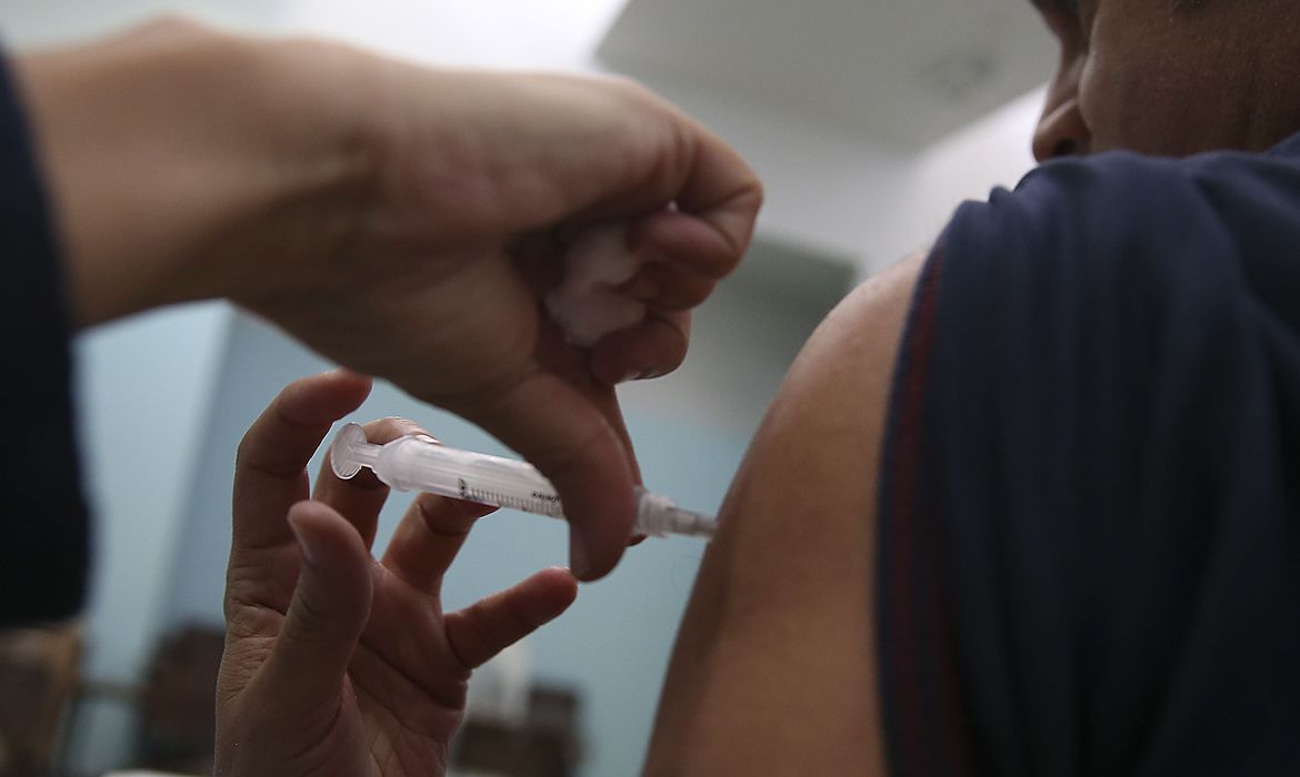 Unimed esclarece: vacinação ocorrerá apenas pelo Sistema Único de Saúde